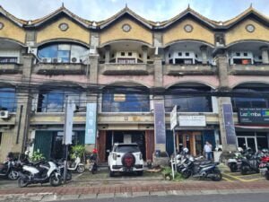 Three Storey Ruko in Jalan Nakula, Seminyak